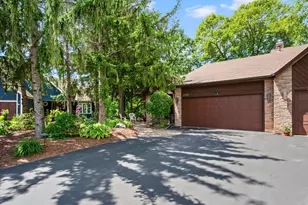 6884 Stonewood Ct, Eden Prairie, MN 55346 - Photo 7
