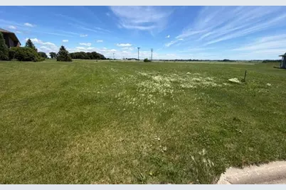 2530 Mossy Creek Drive NE, Owatonna, MN 55060 - Photo 1