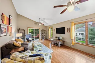 4658 Wildwood St, Eagan, MN 55122 - Photo 9