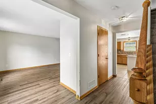 4926 Rusten Rd, Eagan, MN 55122 - Photo 5