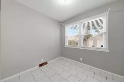 1004 Western Avenue N, Saint Paul, MN 55117 - Photo 11