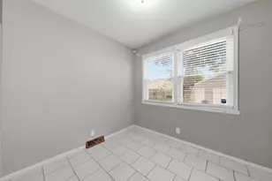 1004 Western Ave N, Saint Paul, MN 55117 - Photo 11