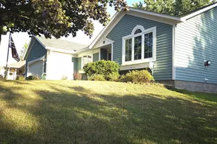906 21st St SE, Saint Cloud, MN 56304 - Photo 3