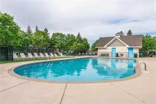 10102 Indigo Dr, Eden Prairie, MN 55347 - Photo 5