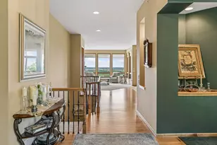 10102 Indigo Dr, Eden Prairie, MN 55347 - Photo 9