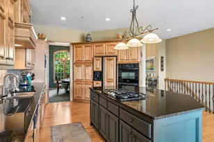 10102 Indigo Dr, Eden Prairie, MN 55347 - Photo 19