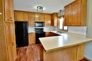 914 Willow Grove Cir, Waite Park, MN 56387 - Photo 9