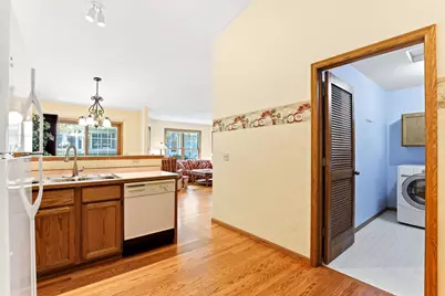 821 Ivy Lane, Eagan, MN 55123 - Photo 9