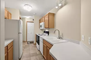 2407 Harvest Way, Chanhassen, MN 55317 - Photo 15