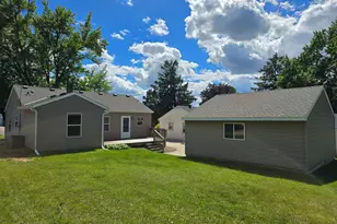 2011 Northwood Dr, North Saint Paul, MN 55109 - Photo 5