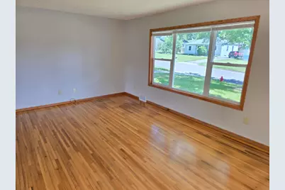 2011 Northwood Drive, North Saint Paul, MN 55109 - Photo 13