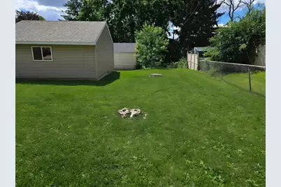 2011 Northwood Drive, North Saint Paul, MN 55109 - Photo 7