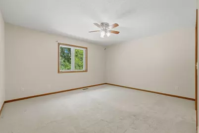 724 Victoria Court, Stillwater, MN 55082 - Photo 5