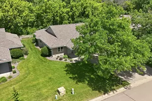 724 Victoria Ct, Stillwater, MN 55082 - Photo 3