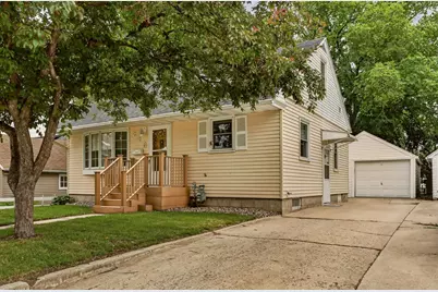 228 10 1/4 Street SE, Rochester, MN 55904 - Photo 1