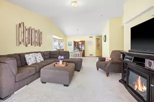 14118 Essex Ln, Apple Valley, MN 55124 - Photo 3