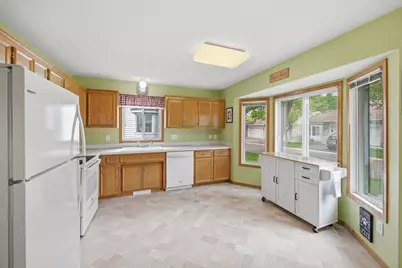 14118 Essex Lane, Apple Valley, MN 55124 - Photo 5