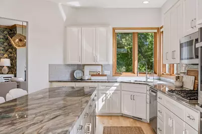 27125 Marsh Pointe Court, Excelsior, MN 55331 - Photo 11
