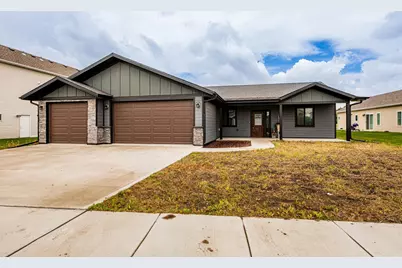 4712 Hampton Loop S, Moorhead, MN 56560 - Photo 1