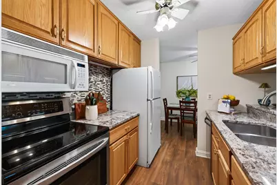 2800 Hamline Avenue N #102, Roseville, MN 55113 - Photo 7