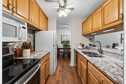 2800 Hamline Avenue N #102, Roseville, MN 55113 - Photo 9