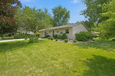 7529 Immanuel Avenue S, Cottage Grove, MN 55016 - Photo 3