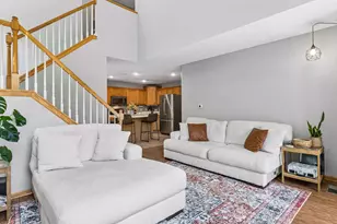 2331 Oakridge Cir, Hudson, WI 54016 - Photo 9