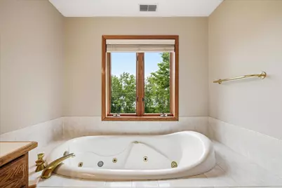 5900 Otter Ridge Circle, White Bear Lake, MN 55110 - Photo 25