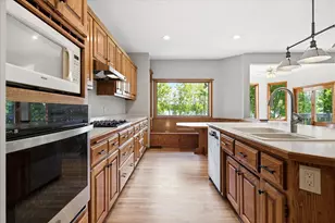 5900 Otter Ridge Cir, White Bear Lake, MN 55110 - Photo 7