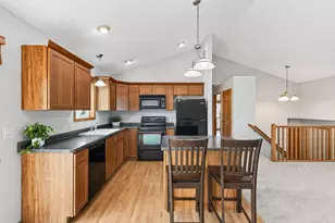 1536 Ponderosa Ln, New Richmond, WI 54017 - Photo 3