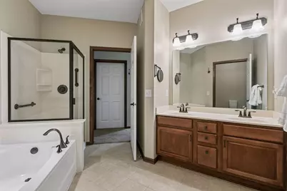 1256 County Road D E #101, Maplewood, MN 55109 - Photo 21