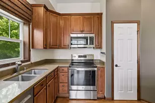 1256 County Rd D E, Maplewood, MN 55109 - Photo 13