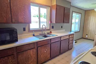 610 16th St E, International Falls, MN 56649 - Photo 7