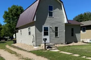872 12th St, Windom, MN 56101 - Photo 1