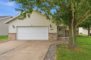 107 Green Meadow St, Foley, MN 56329 - Photo 3