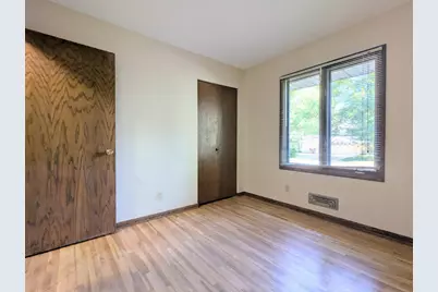6065 Oakwood Road, Woodbury, MN 55125 - Photo 11