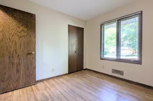 6065 Oakwood Rd, Woodbury, MN 55125 - Photo 11