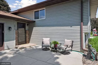 1016 Bluff Pointe Drive, Chaska, MN 55318 - Photo 3