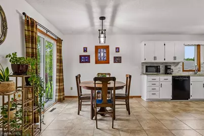 1016 Bluff Pointe Drive, Chaska, MN 55318 - Photo 15