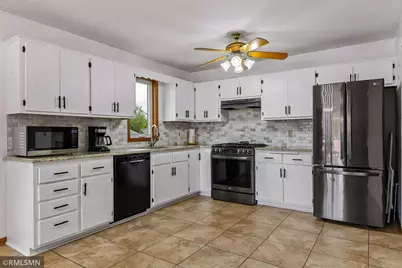 1016 Bluff Pointe Drive, Chaska, MN 55318 - Photo 11