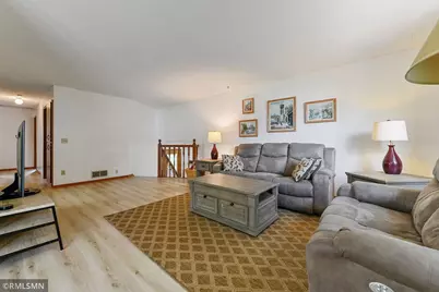 1016 Bluff Pointe Drive, Chaska, MN 55318 - Photo 9