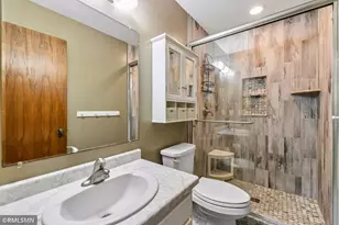 1016 Bluff Pointe Dr, Chaska, MN 55318 - Photo 21