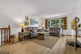 1016 Bluff Pointe Dr, Chaska, MN 55318 - Photo 5