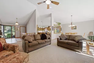 650 Bridle Ridge Rd, Eagan, MN 55123 - Photo 5