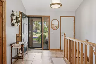 650 Bridle Ridge Rd, Eagan, MN 55123 - Photo 3