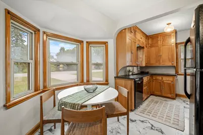2476 Stillwater Road E, Maplewood, MN 55119 - Photo 9