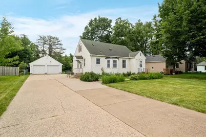 2476 Stillwater Road E, Maplewood, MN 55119 - Photo 3