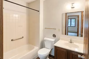 222 6th St SW, Madelia, MN 56062 - Photo 9