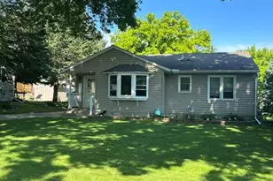 514 Clark St NE, Hutchinson, MN 55350 - Photo 5