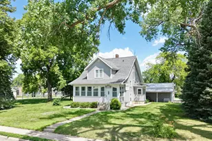 821 10th Ave N, Saint James, MN 56081 - Photo 1